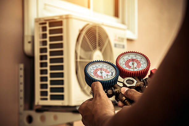 Professional Ductwork Repair technician working in Mountain View, AR